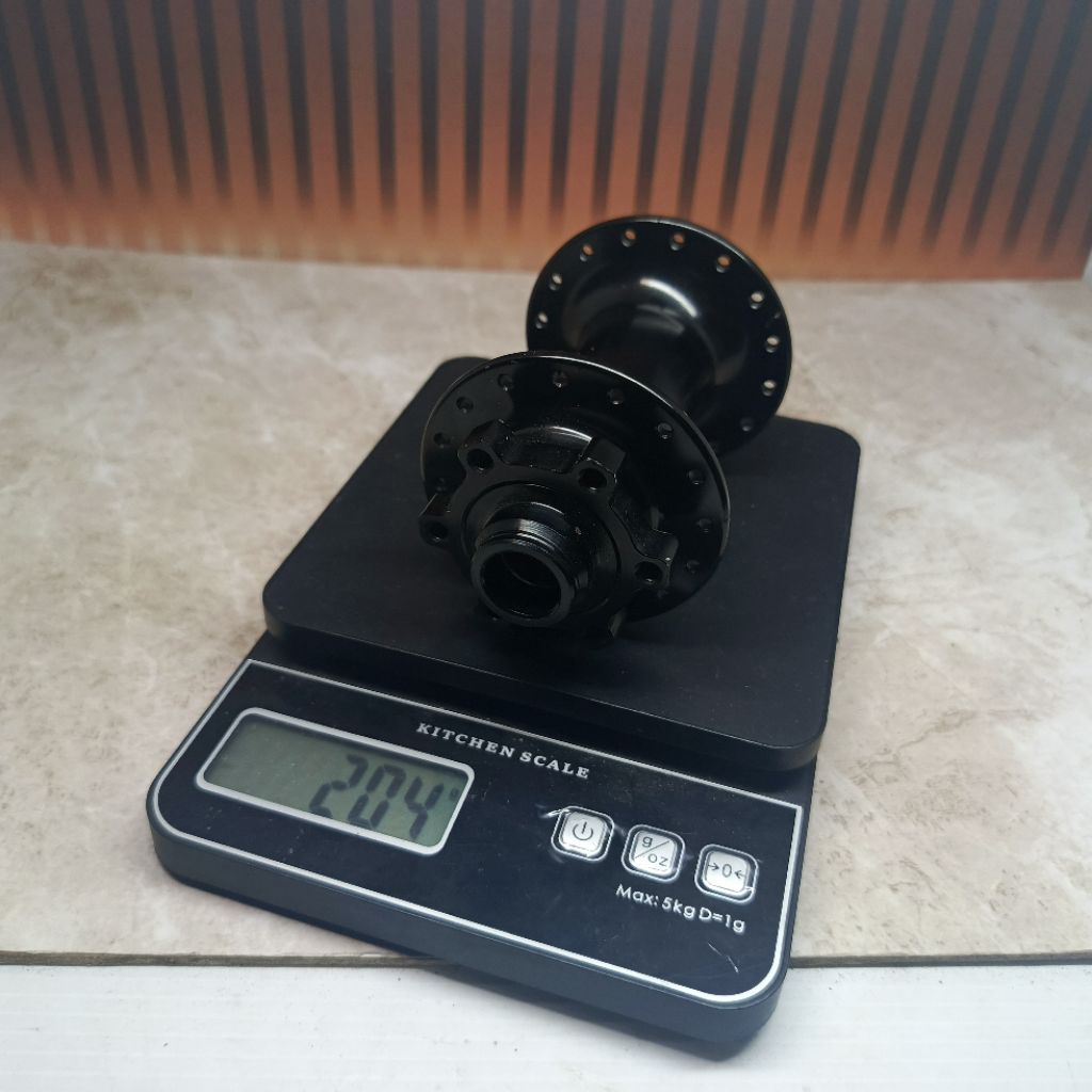 Hub depan SOLON non sticker lightweight alloy TA 15x110 discbrake 6 bolt baru
