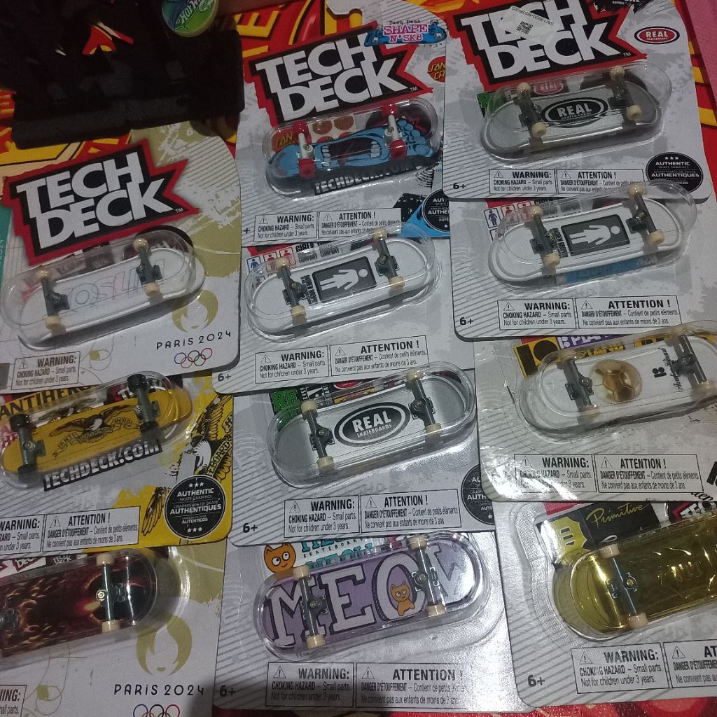 TECH DECK FINGERBOARD SKATEBOARD JARI