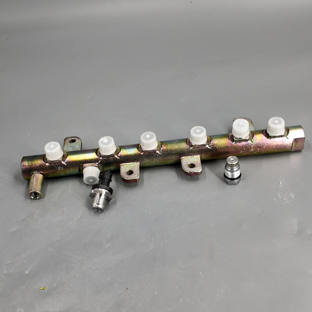 Pipa Common Rail Komatsu 6D107 4937282 Fuel Rail Pipe Excavator