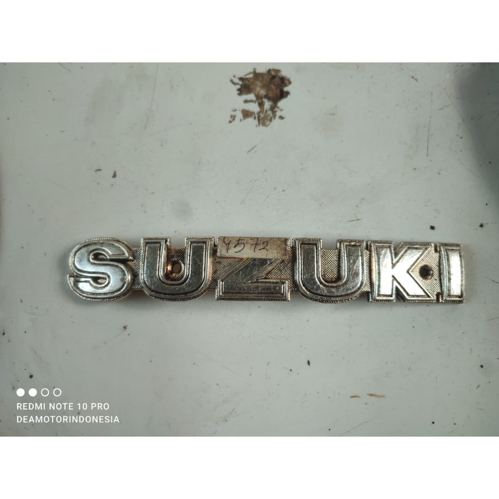 emblem logo simbol tangki Suzuki a100 trs118 trz118 gt185 original / 4572