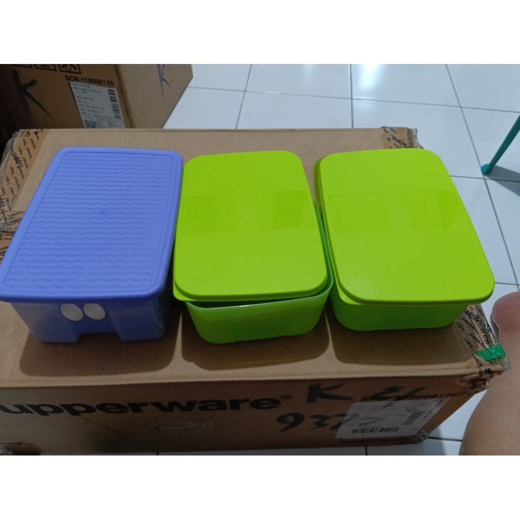 Tupperware Freezermate ungu dan hijau,ungu 1,8 liter,Hijau 1,5 liter
