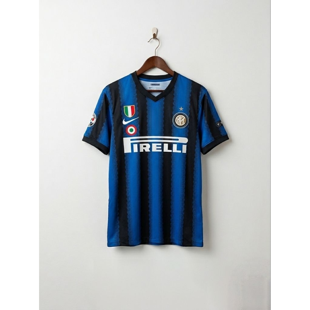 Jersey Kandang Inter Milan untuk musim 2010-2011