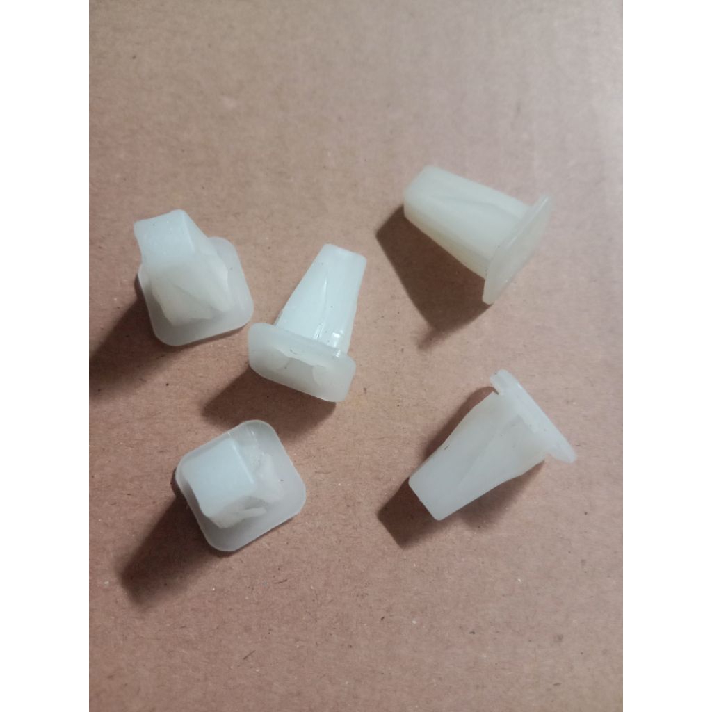 Kancing Klip Dudukan Baut Grommet Mobil - Klip Tatakan Sekrup - Screw Nylon Nut
