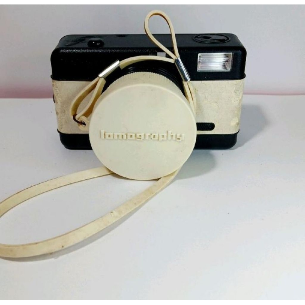 LOMOGRAPHY Fisheye point & shoot 35mm film camera