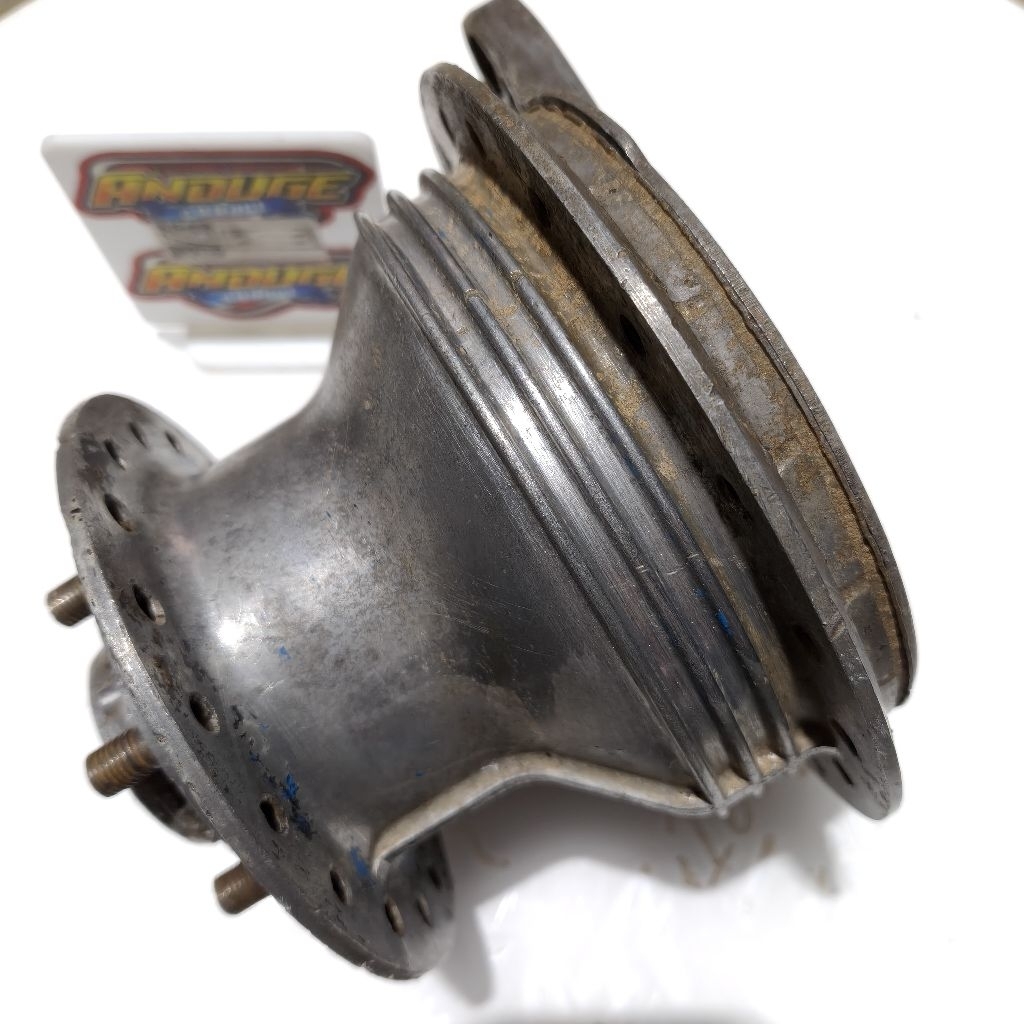 teromol tromol roda belakang Yamaha DT100 DT 100 oryginal second bekas