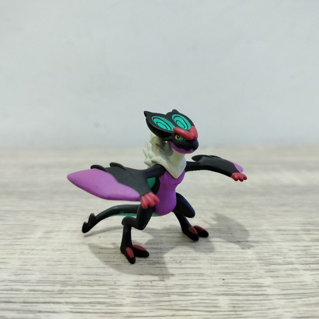 action figure pokemon noivern tomy