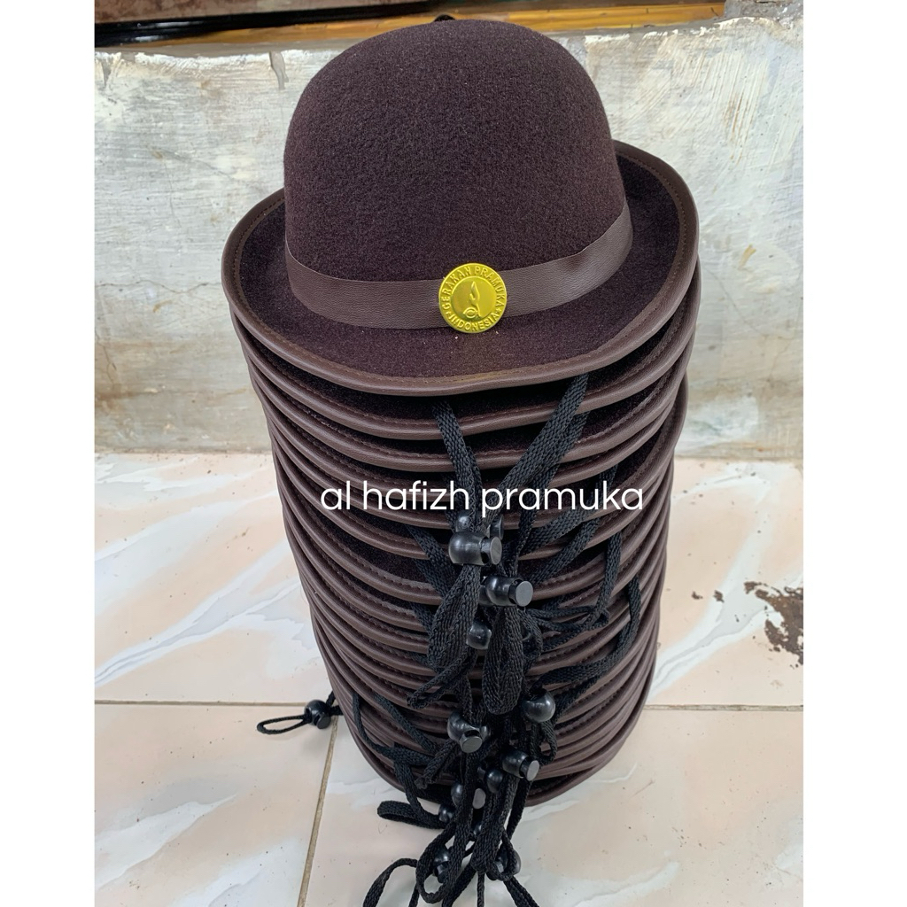 PRAMUKA BONI RAJUT TOPI PRAMUKA BONI RAJUT & LAKEN PUTRI GROSIR