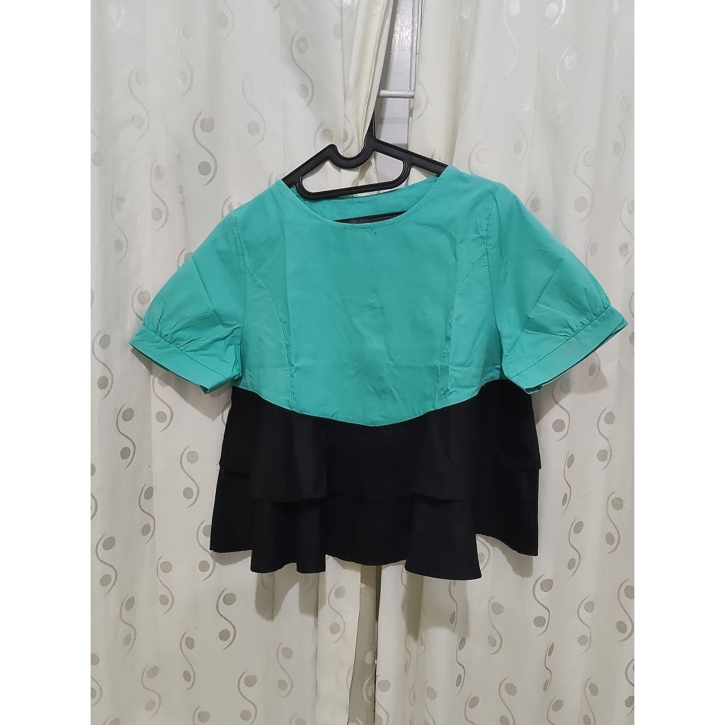 Baju hijau mint hitam