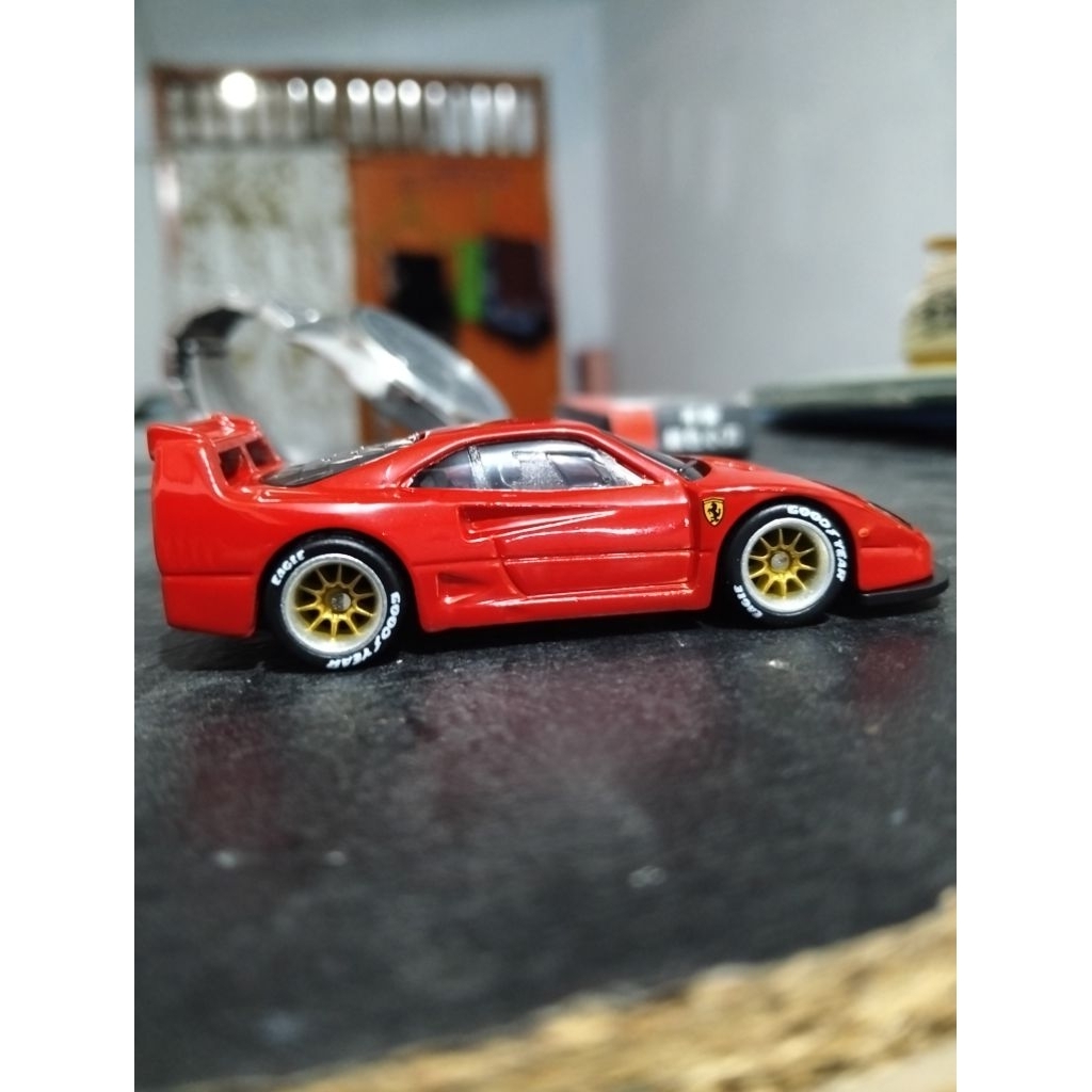 hotwheels loose FERRARI F40 - ban karet