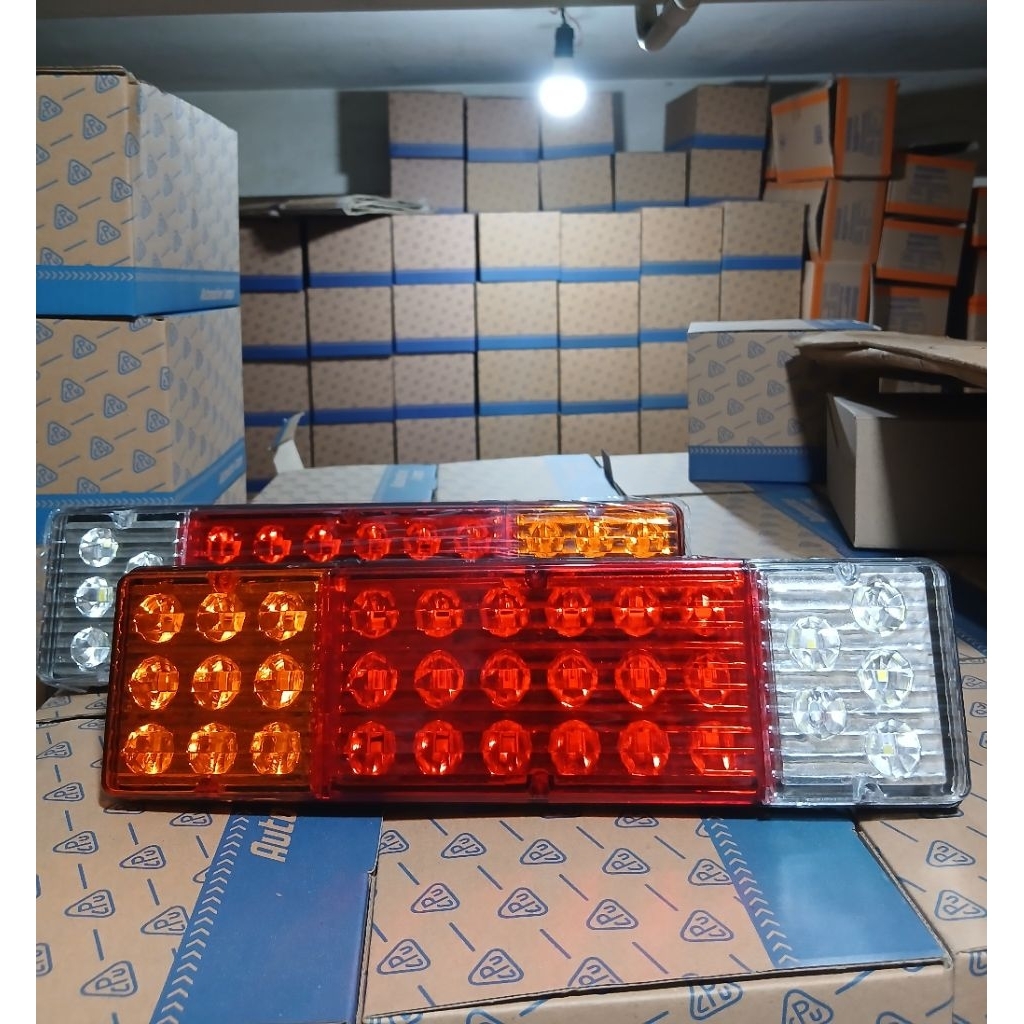 stoplamp lampu stop belakang mitsubishi L300 LED 12V 1set kiri kanan