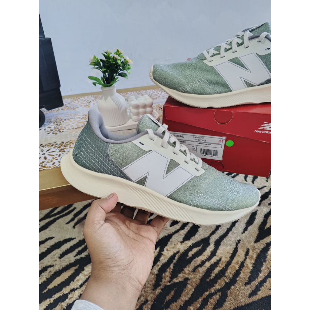 sepatu running nb 430