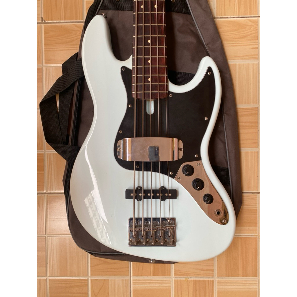 Bass Sire V3P 5 String Original