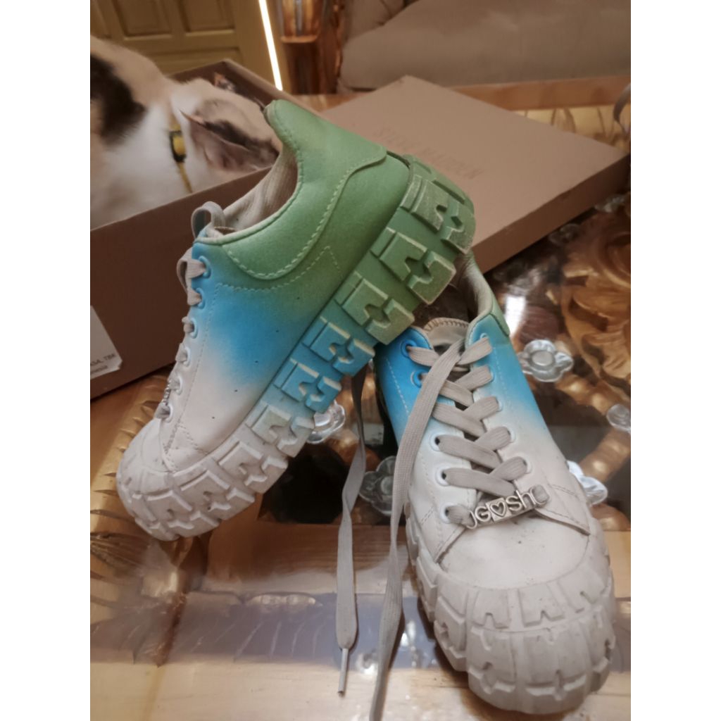 preloved sepatu gosh