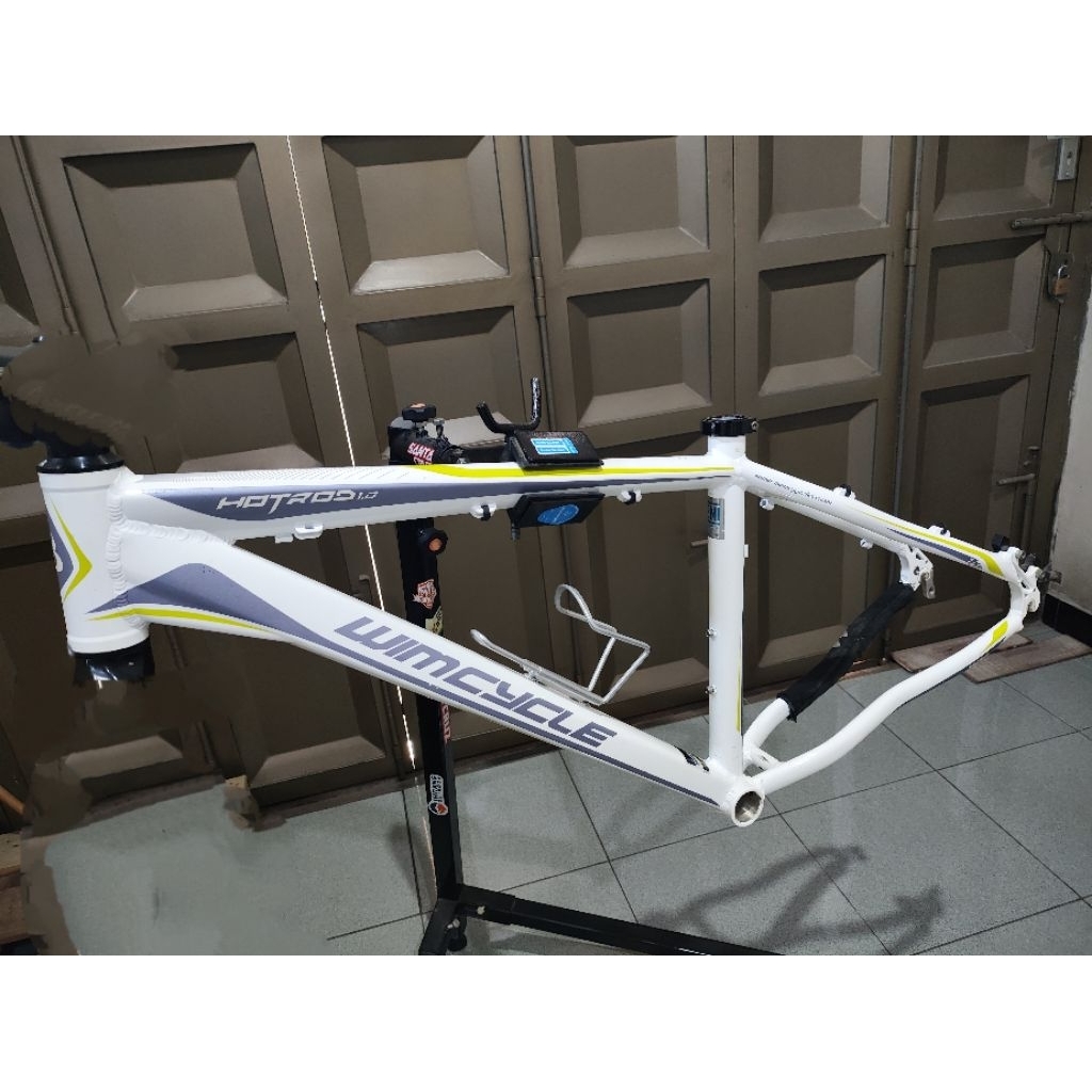 Frame sepeda mtb wimcycle hotrod 1.0 2nd tergolong mulus roda 26 alloy