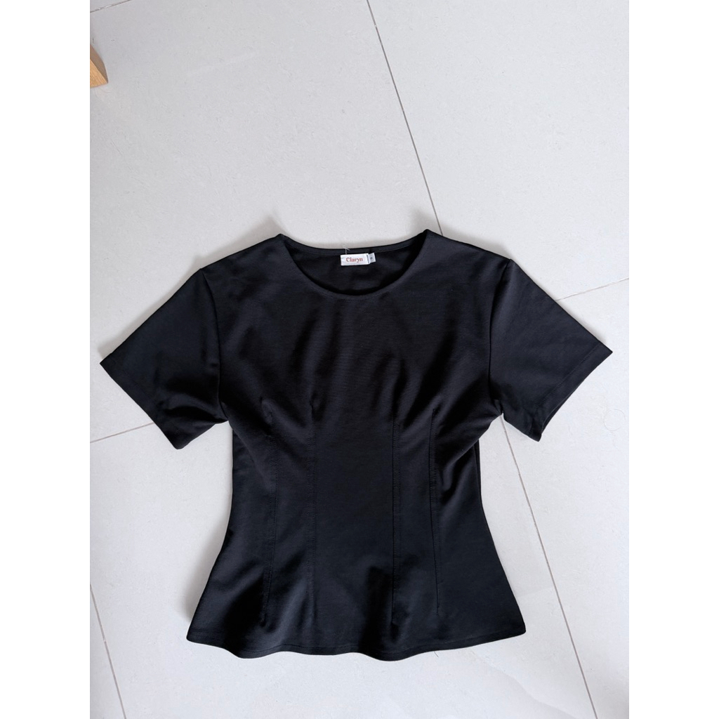 Lucy Top Claryn - Atasan Wanita Slim Fit
