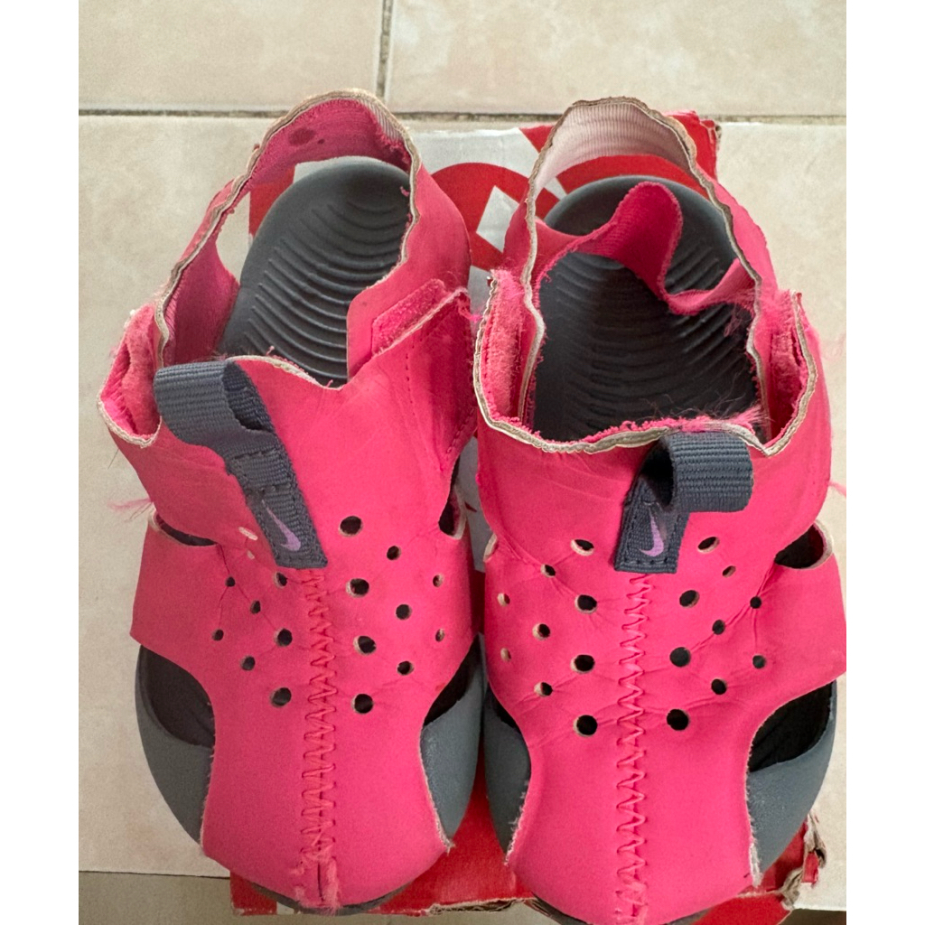 Preloved nike sunray protect mothercare