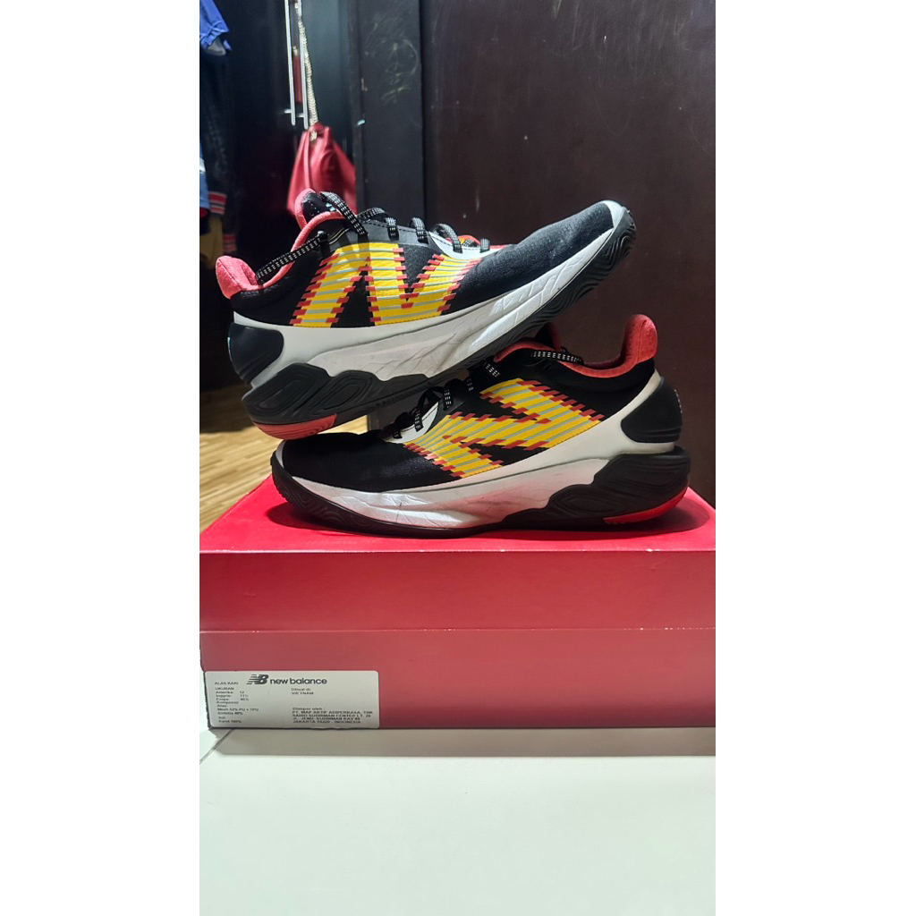 Sepatu Basket New Balance Two WXY V5 size 46/30cm Original