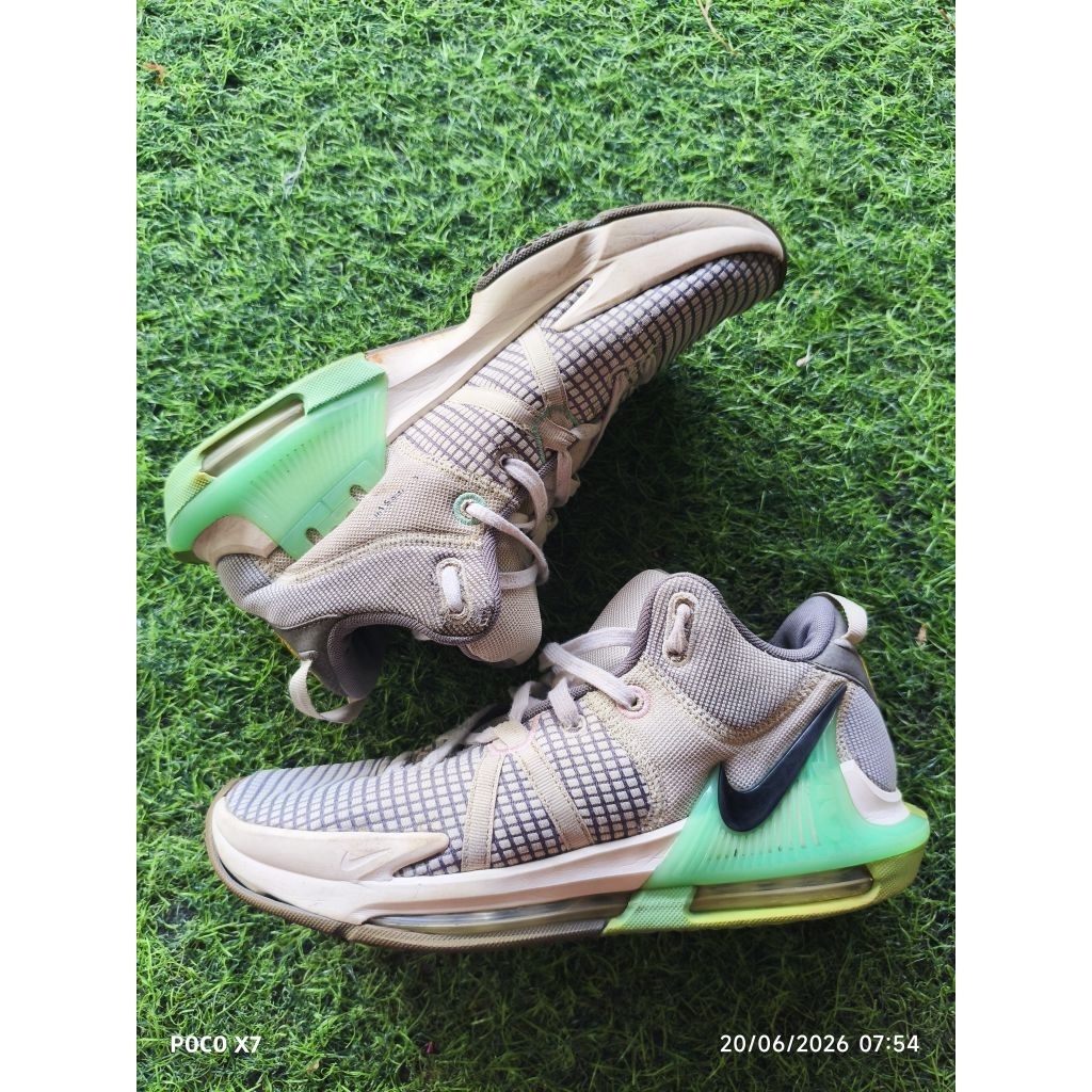 sepatu basket second