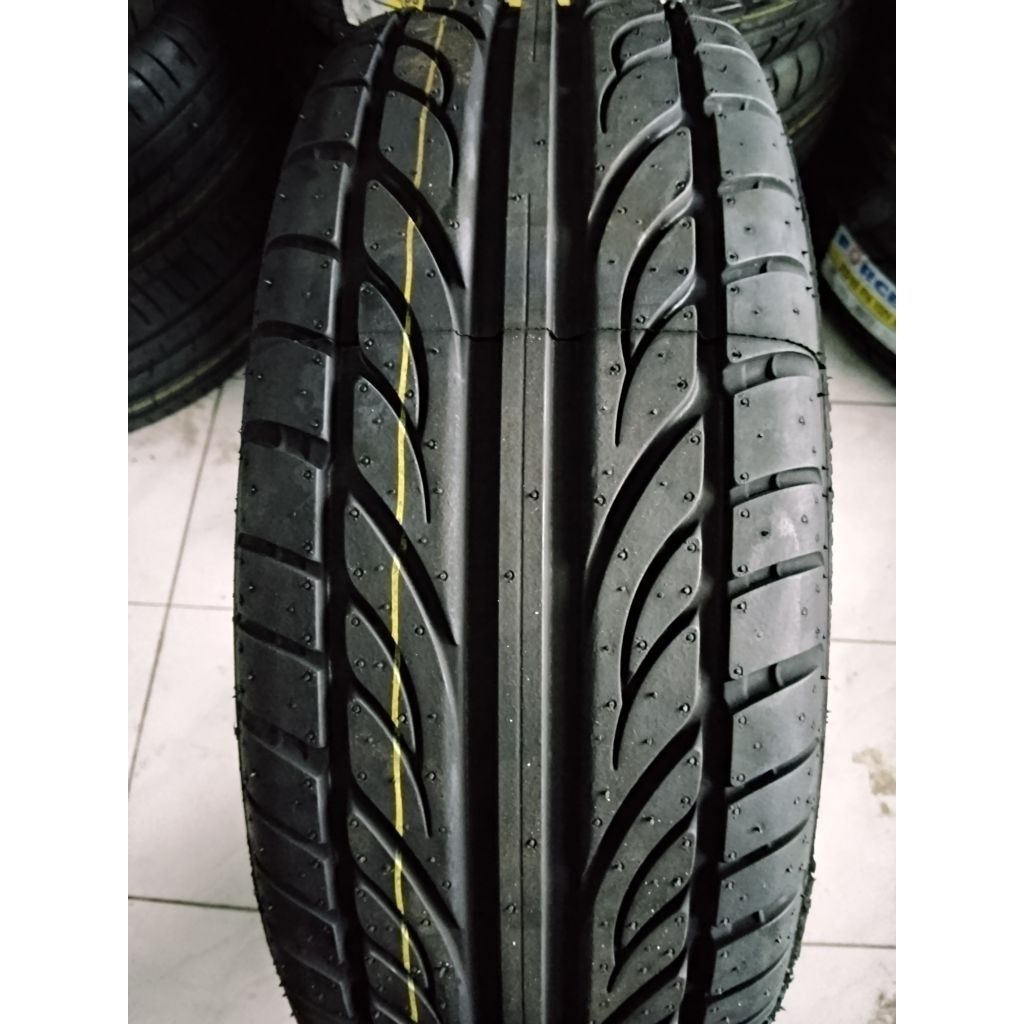 FORCEUM HENA 215 65 R16
