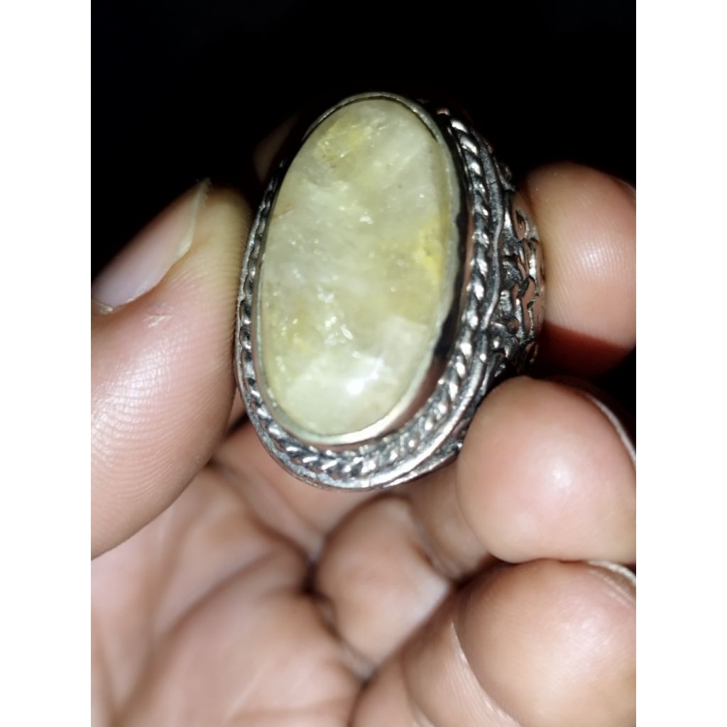 Batu kecubung serat cendana