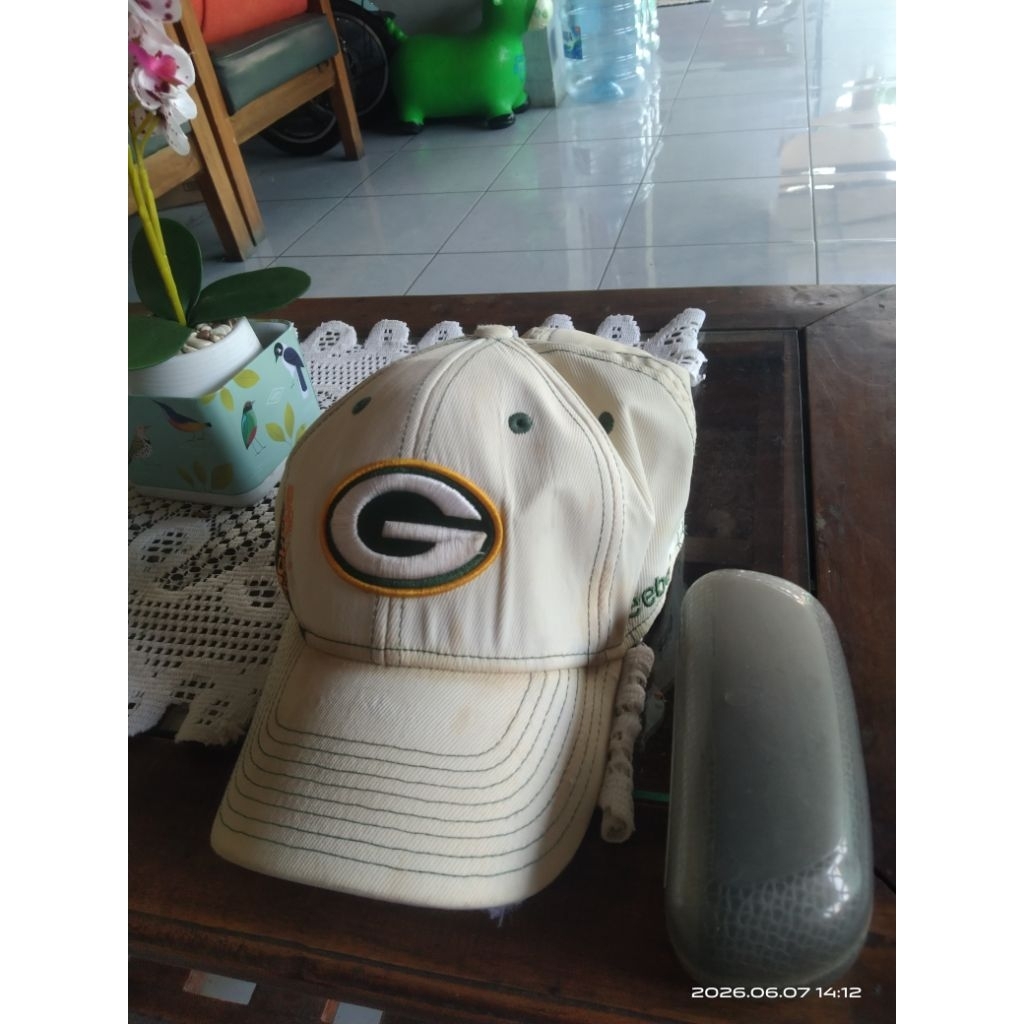 TOPI NFL COLABS REEBOK PUTIH