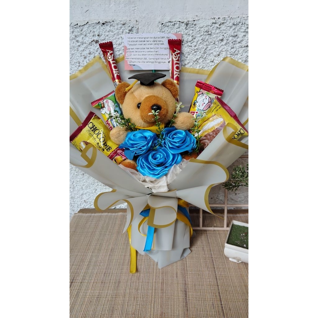 Buket boneka wisuda buket bunga boneka wisuda buket bunga artificial boneka wisuda buket bunga snack