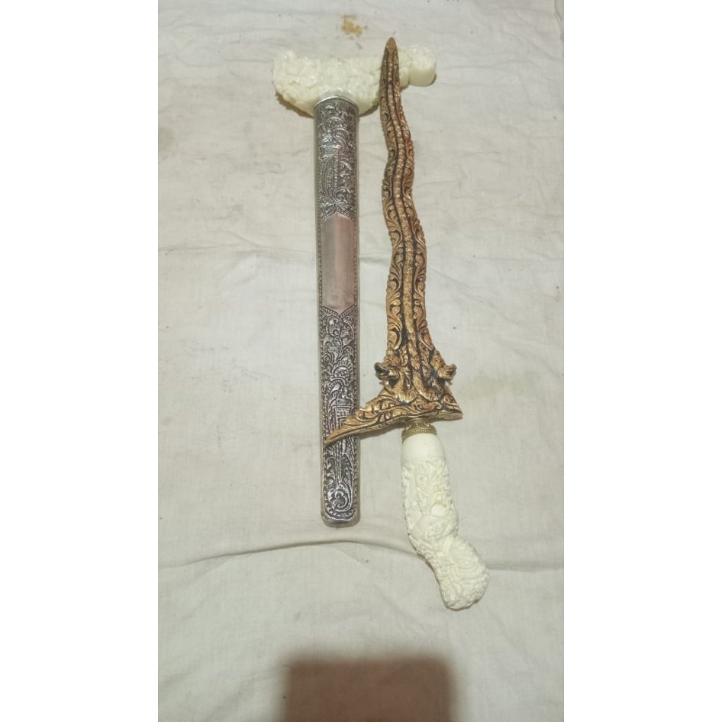 keris nogo kembar full kamarogan sepuh emas 24karat.