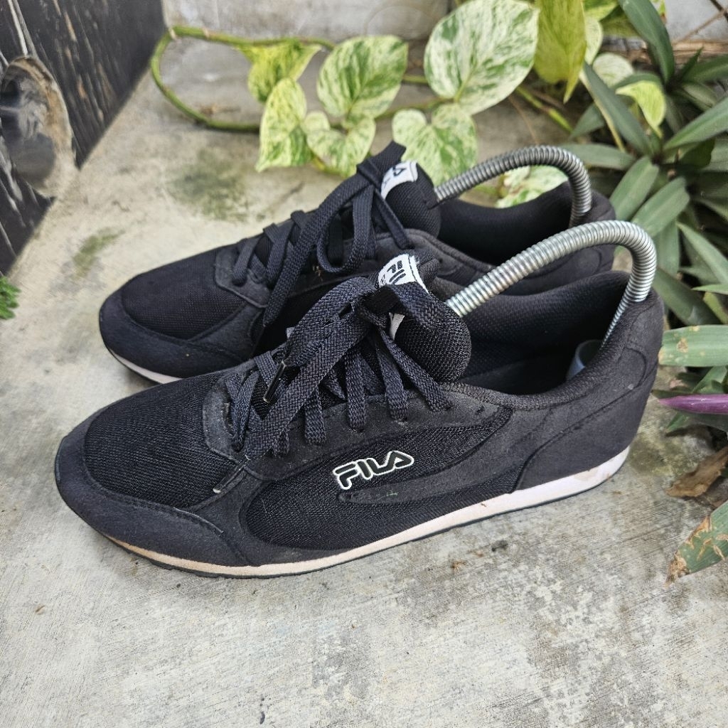 sepatu sneakers second fila size 39(25cm)