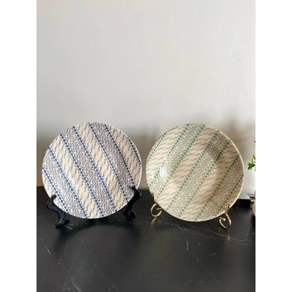 [Isi 1 Lusin] Piring Keramik Motif Batik 8 Inch | Souvenir Piring Murah + Krat Kayu