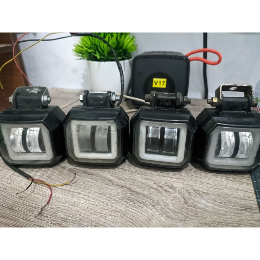 lampu kotak list biru 4 pcs 12 volt bekas