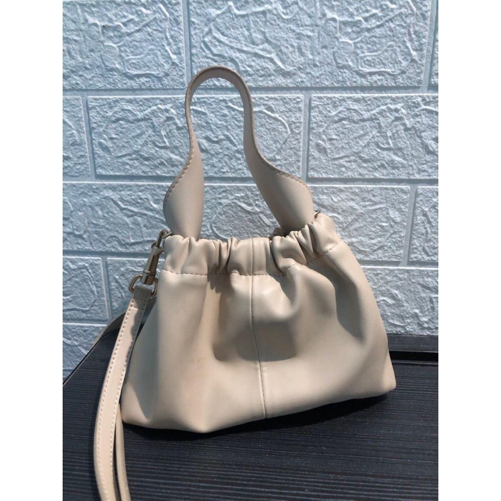 Tas Charles & Keith Ori