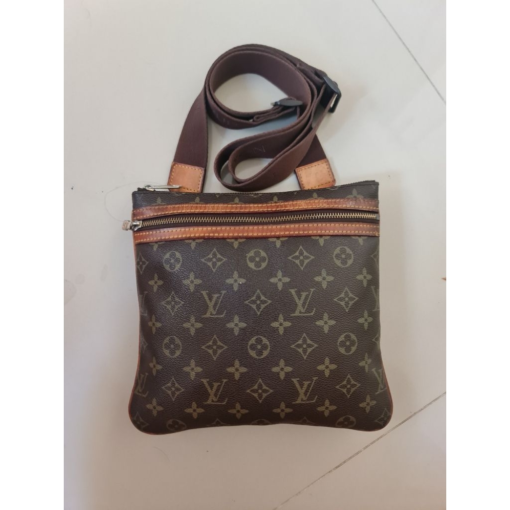 248. Louis Vuitton Bosphore Monogram Crossbody Bag Black Men Pria Preloved Leather Kulit Asli Size :