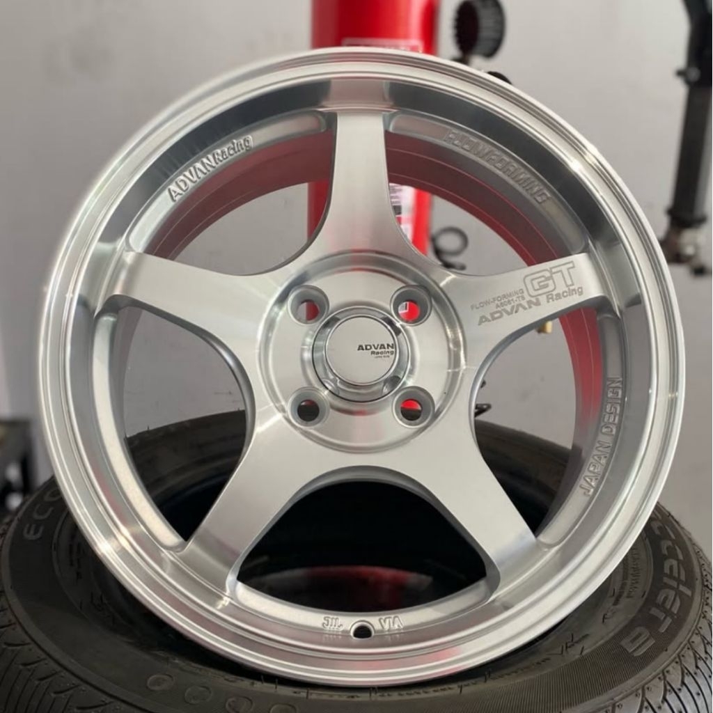 velg ADVAN GT YUSTA r15 lebar 6,5 pcd 4x100 et 42 velg mobil ring 15 pnp mobil agya ayla swift fronx