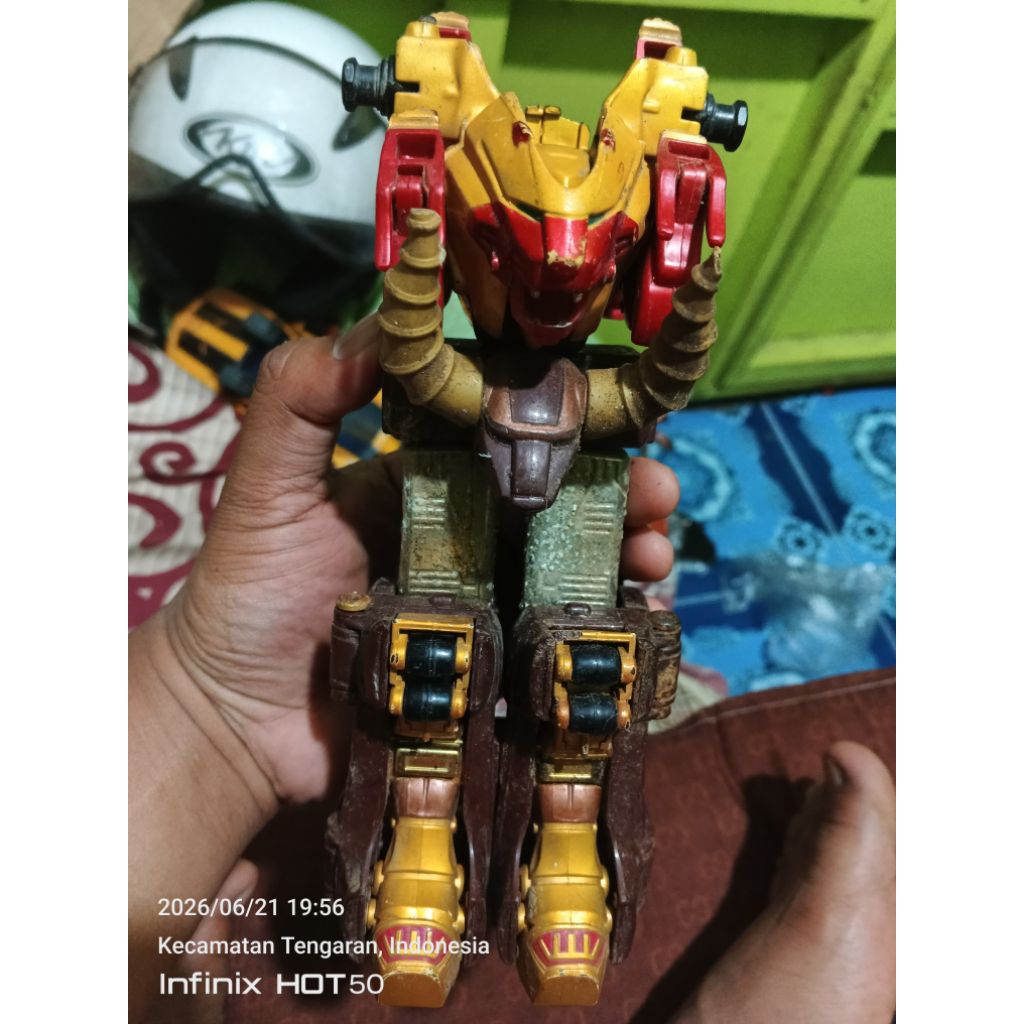 sepaket mainan zord burung mmpr dan banteng singa