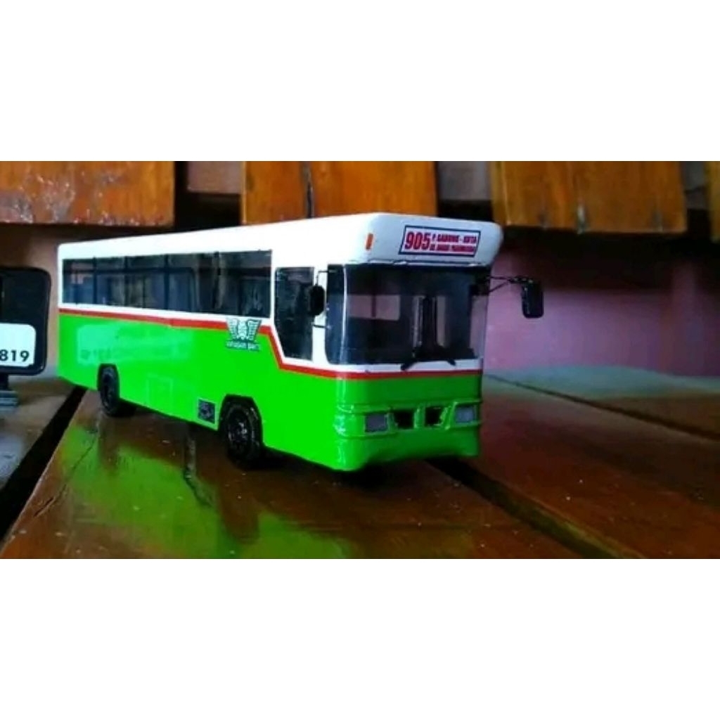 Miniatur bus jadul Mayasari bakti hijau