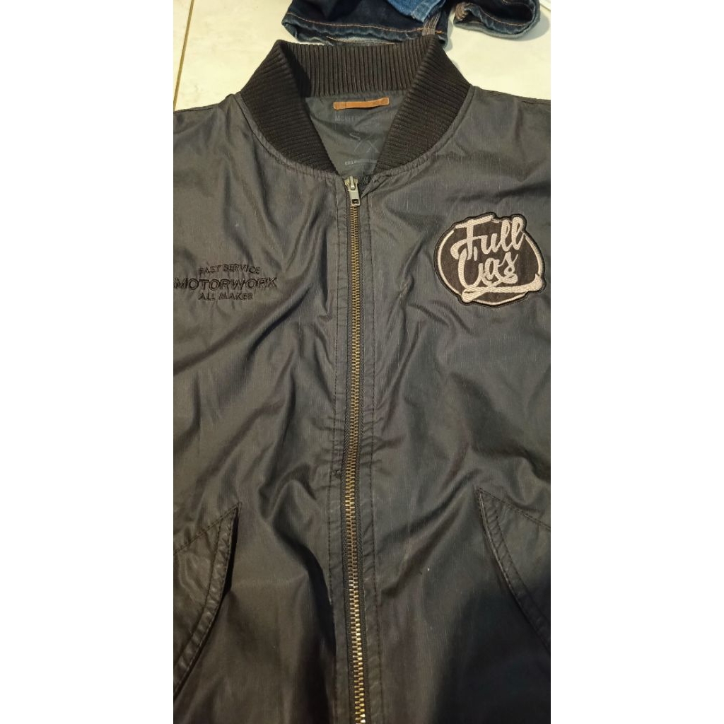 Jacket Flying Light Pria