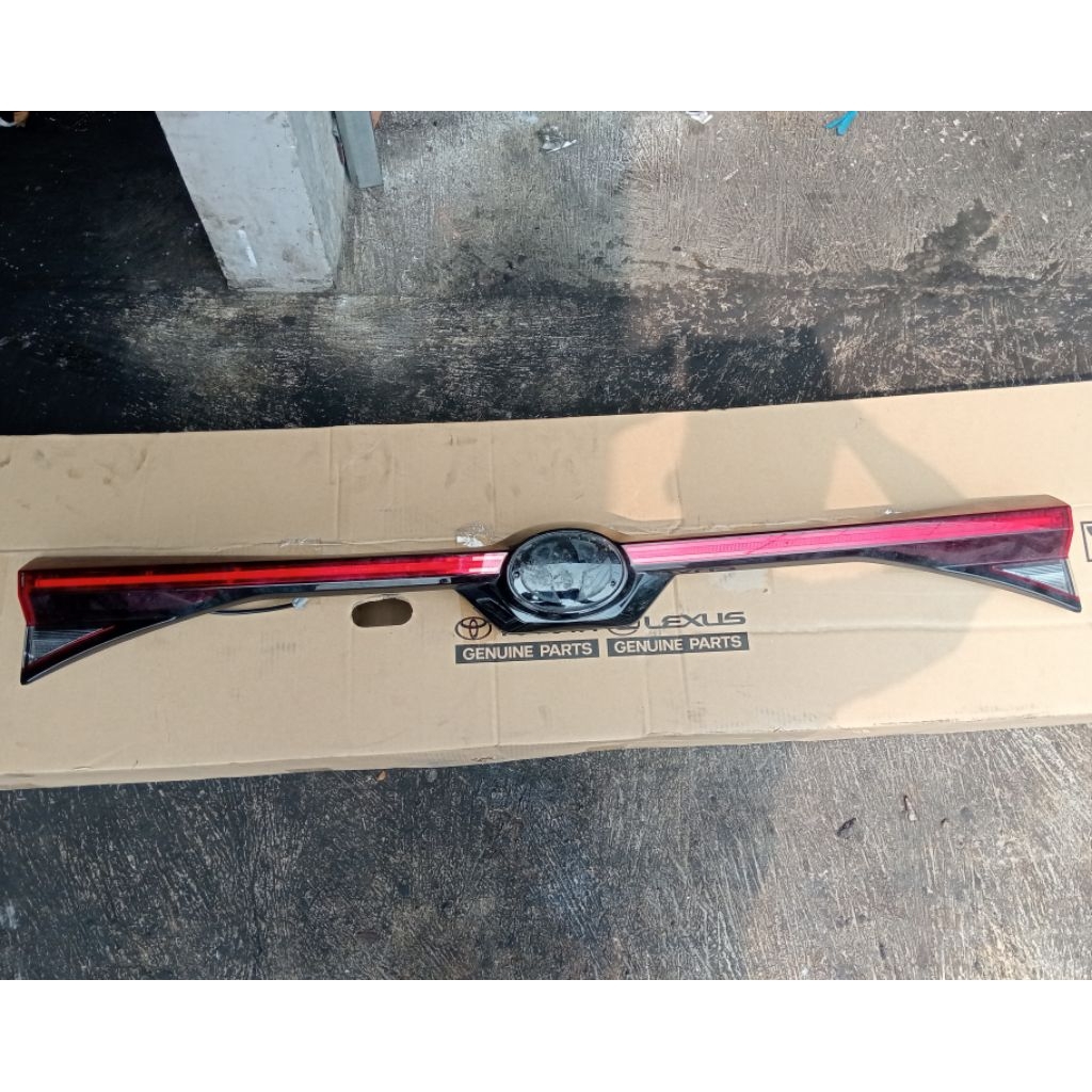 Lampu bagasi Avanza Veloz copotan original mulus