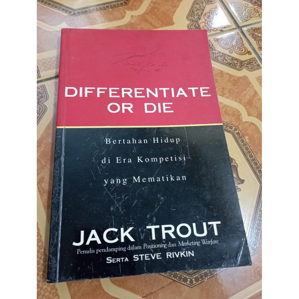 Buku manajemen Differentiate or Die Jack Trout