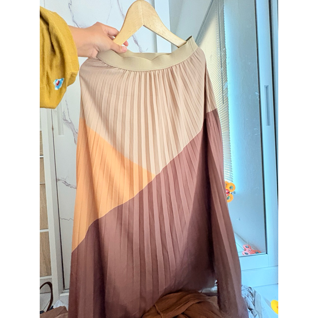 rok plisket preloved