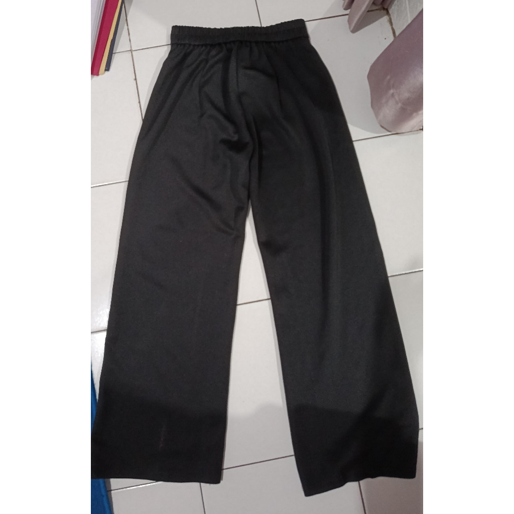 Preloved Celana Hitam