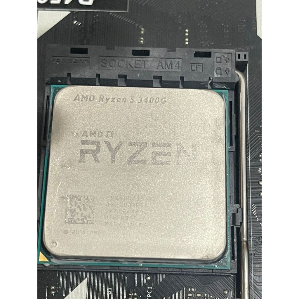 AMD Ryzen 5 3400G Processor untuk Mobo AM4 Tray (Bekas)