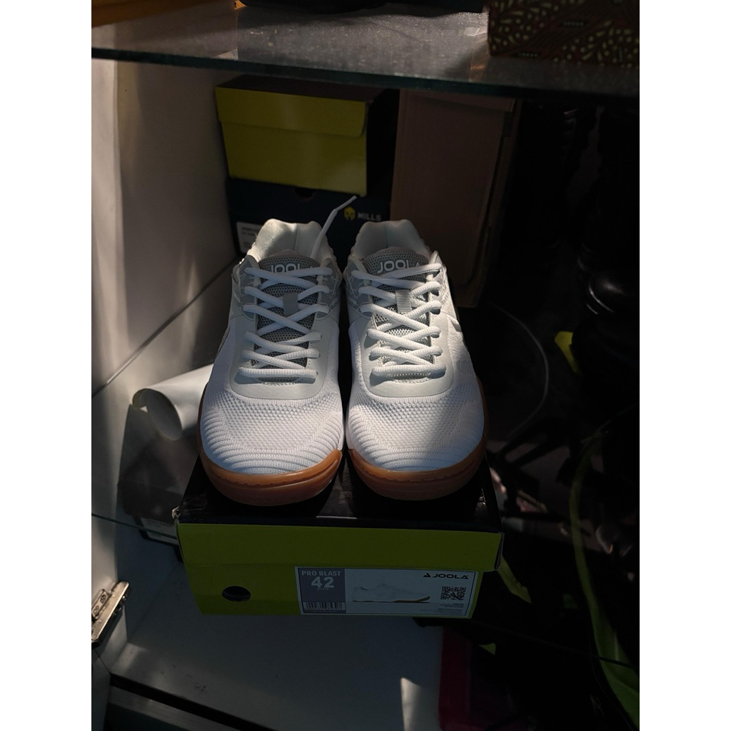sepatu tenis joola