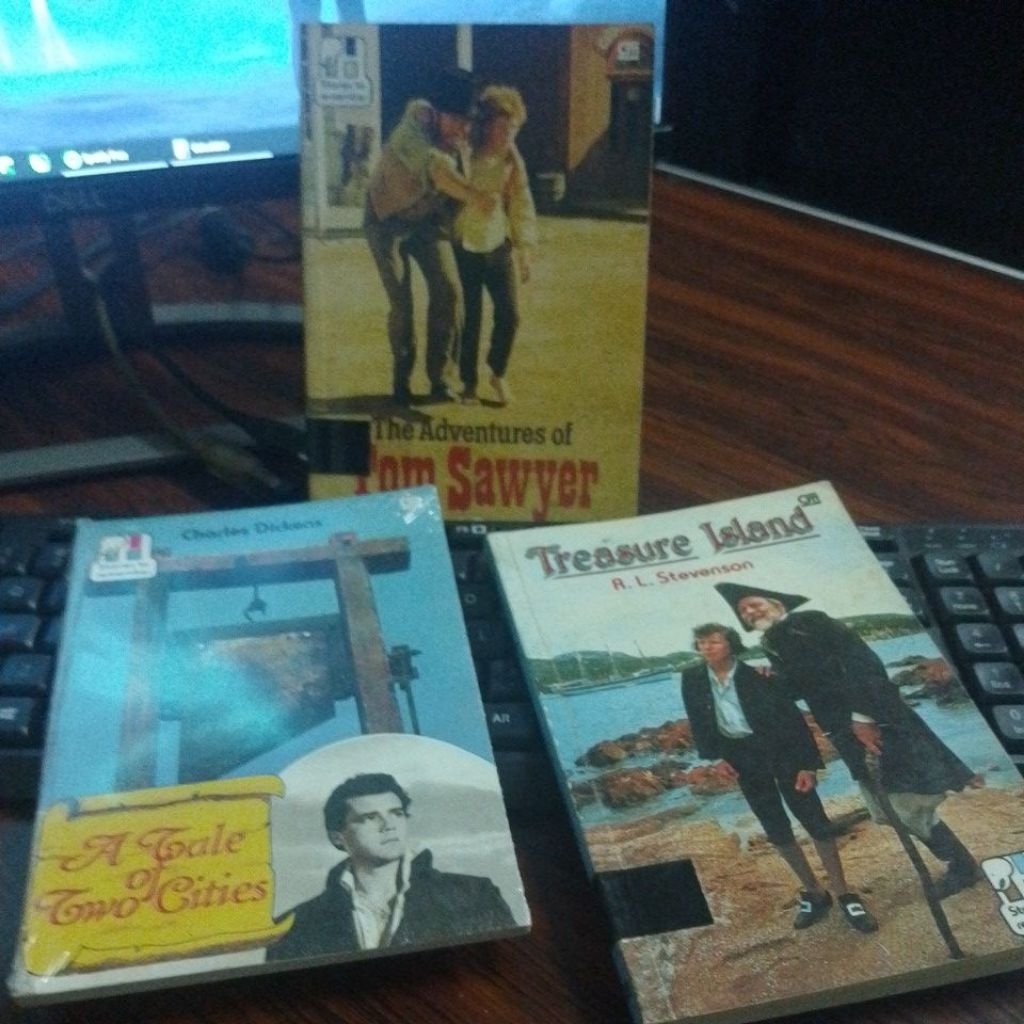 [PRELOVED] Bundling Stories To Remember: The Adventur of Tom Sawyer, A Tale of Two Cities, Treasure 