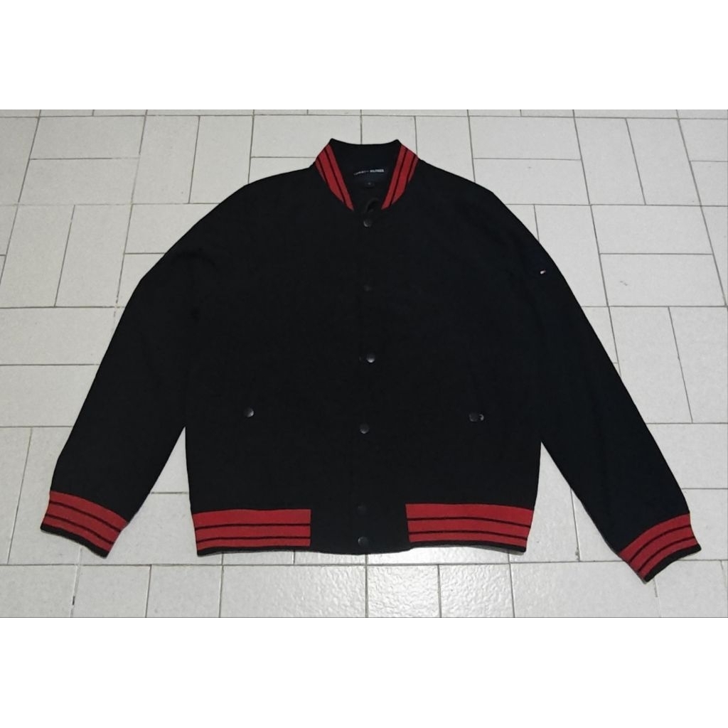 Jaket Casual Bomber Varsity T**** H******* Hitam