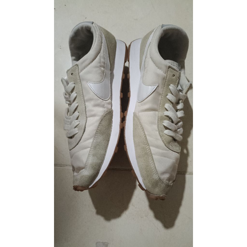sepatu second running NIKE DAYBREAK White 42 26.5