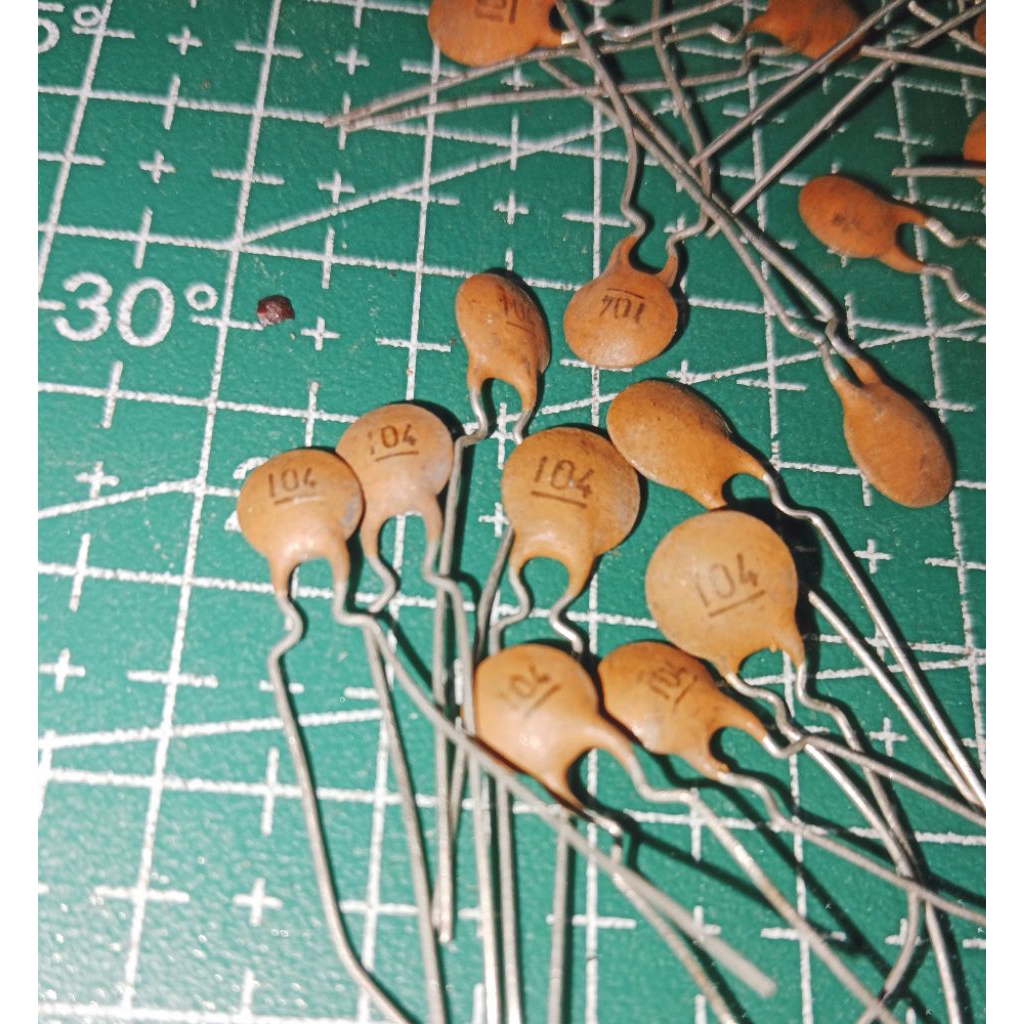 kapasitor keramik 104 original