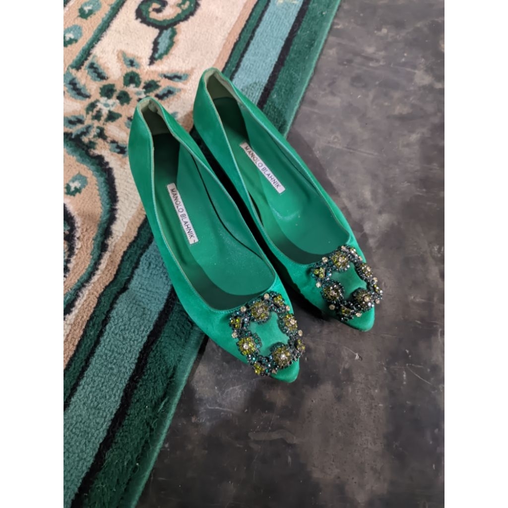 Manolo blahnik hangisi satin flat shoes