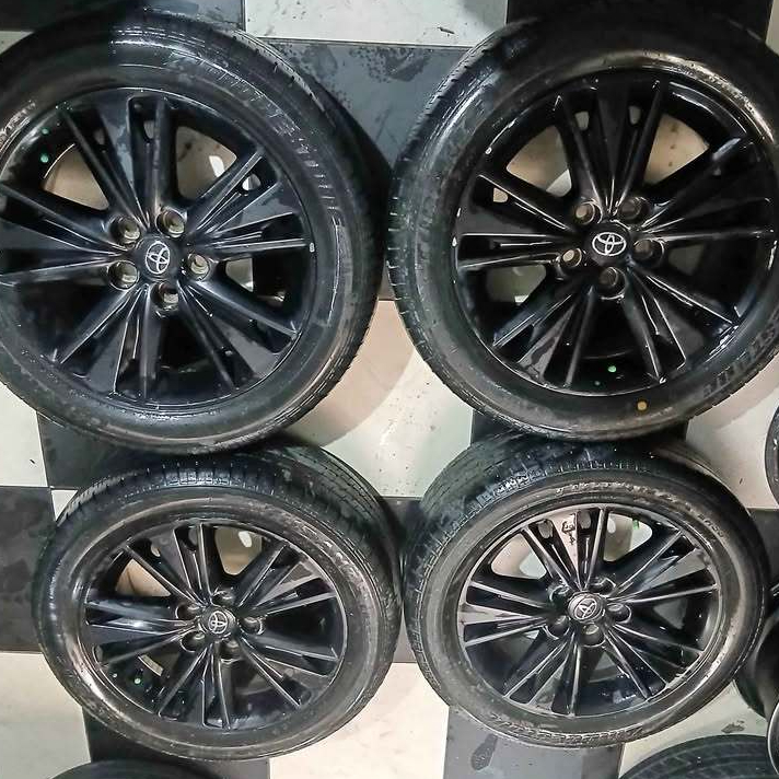 VELG BEKAS ORIGINAL COPOTAN INNOVA VENTURE RING 17 LUBANG 5 + BAN