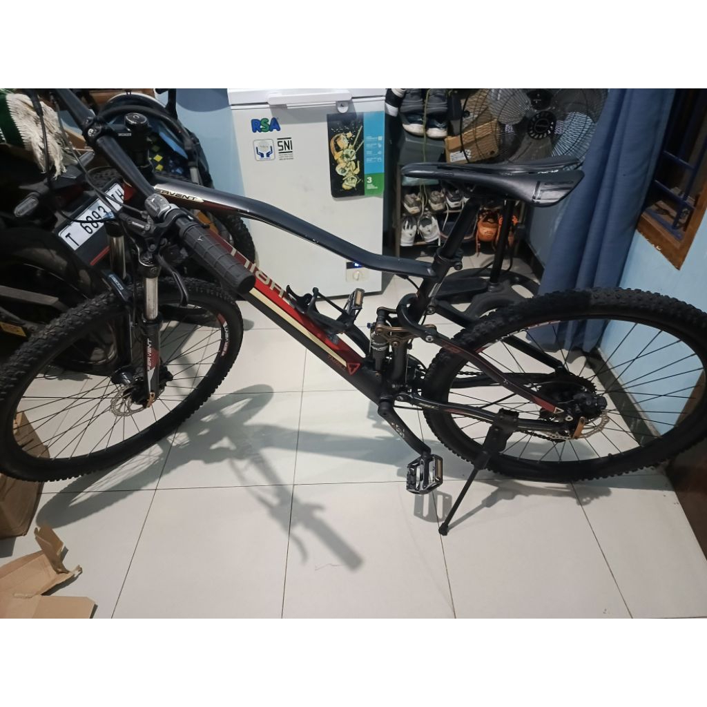 Sepeda MTB Thrill fervent 3*9 speed shock raidon
