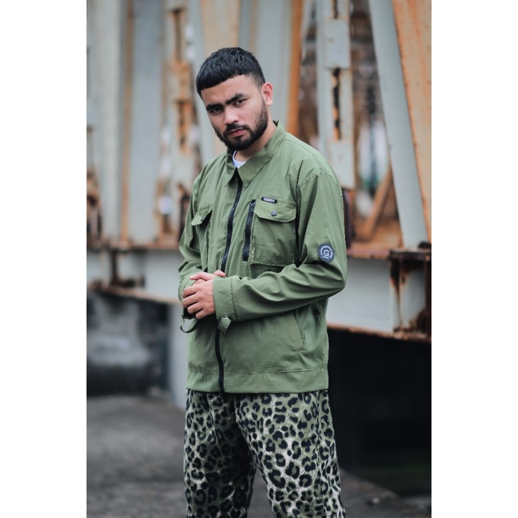 Overshirt-Jaket-Banyaksaku-Jaket-Casual-Parasut-Nylon-Crinkle-Sage-Green-OVS